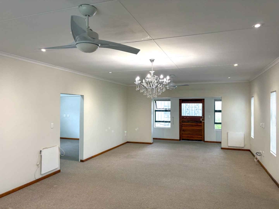 3 Bedroom Property for Sale in Stilbaai Wes Western Cape
